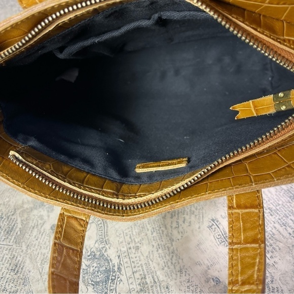 The Zip-Top Small Transport Crossbody: Croc Embossed Leather Edition - Picture 9 of 15